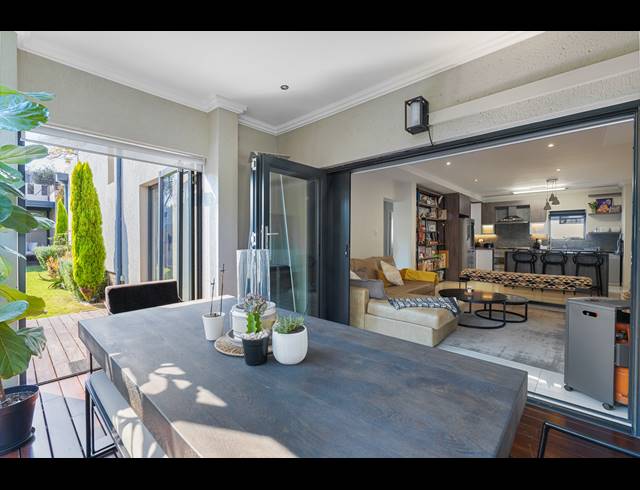 3 BEDROOM TOWNHOUSE FOR SALE IN BRYANSTON